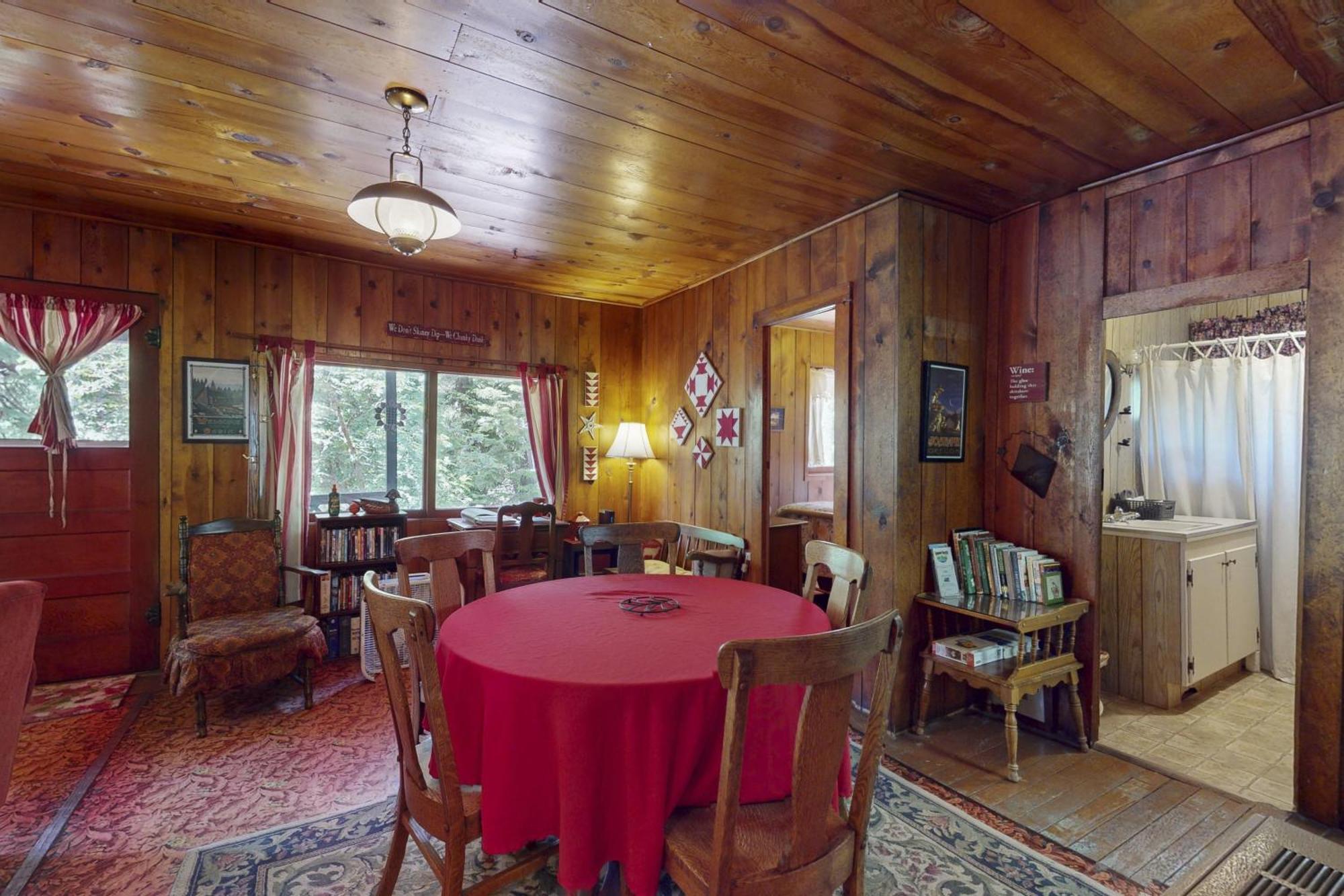 Pine Cone Cottage Joseph Exterior photo